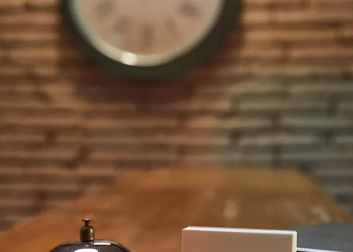 Ella Gran Via Gæstehus 2*