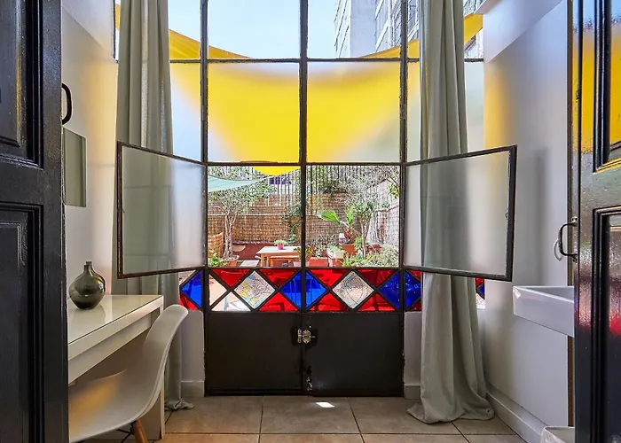 Ella Gran Via Guest house 2*