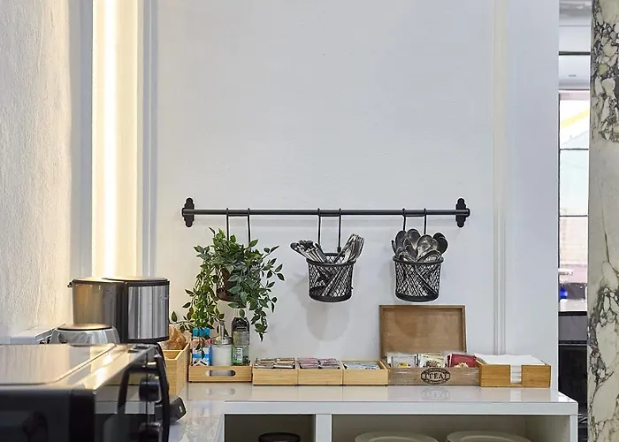 Ella Gran Via Guest house 2*