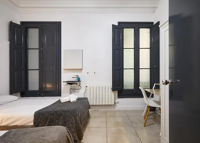 Ella Gran Via Guest house 2*