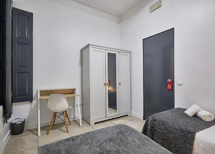 Ella Gran Via Guest house