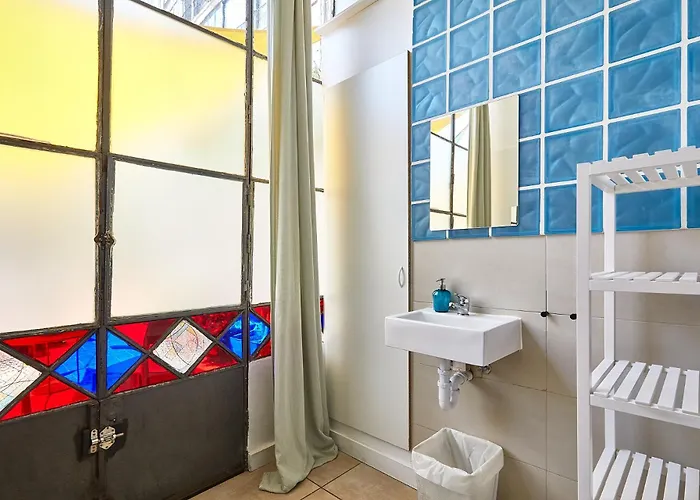 Guest house Ella Gran Via 2*