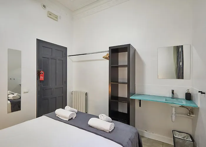 Ella Gran Via Guest house