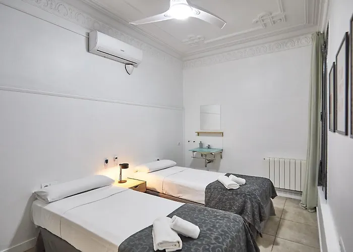 Ella Gran Via Guest house