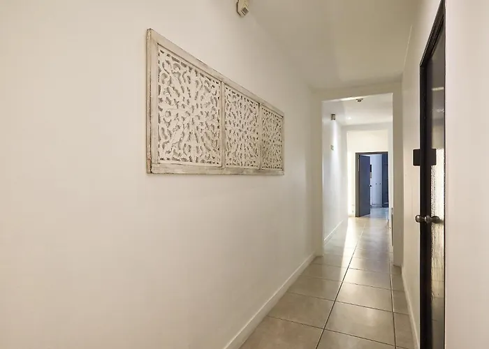 Ella Gran Via Guest house 2*