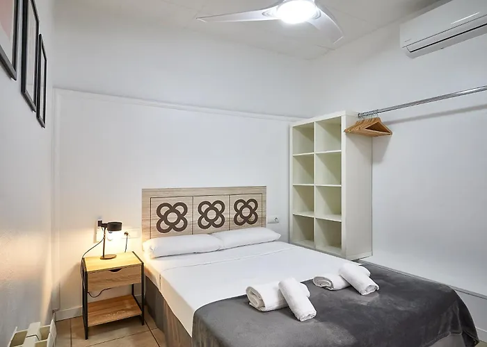 Guest house Ella Gran Via 2*