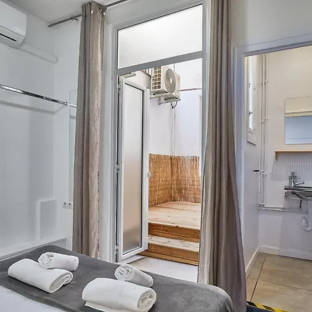 Konukevi Ella Gran Via Barselona