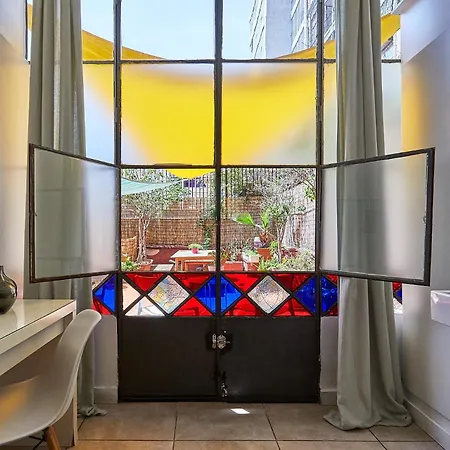 Ella Gran Via Guest house 2*