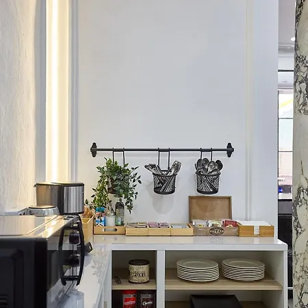 Ella Gran Via Guest house 2*