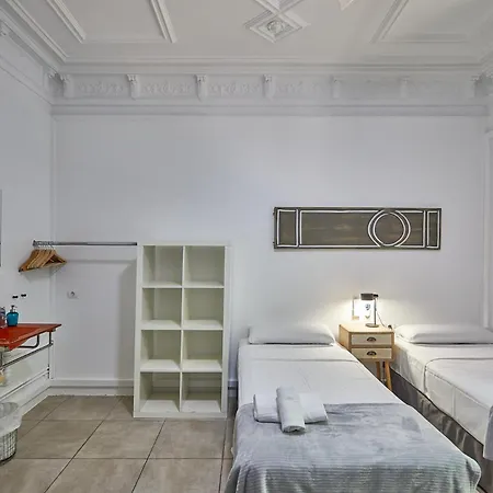 Ella Gran Via Guest house 2*