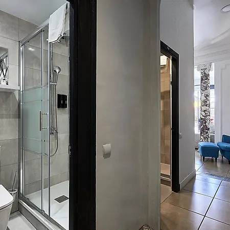 Ella Gran Via Guest house Barcelona