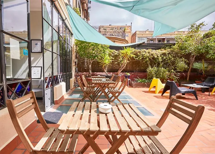 Ella Gran Via بيت ضيافة